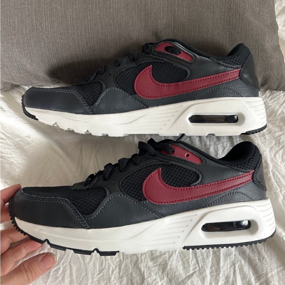 NWOT Nike Air Max SC Sneaker, Men’s Black and Red. Size 8.5 DQ3995-002